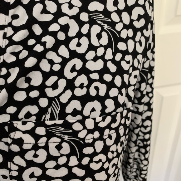 Michael Kors jersey knit shirt, size medium - Picture 3 of 4